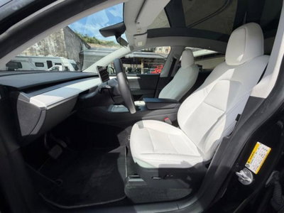 Tesla Model Y Long Range awd (13)