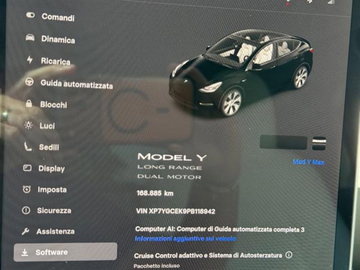 Tesla Model Y Long Range awd (16)