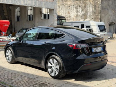 Tesla Model Y Long Range awd (5)