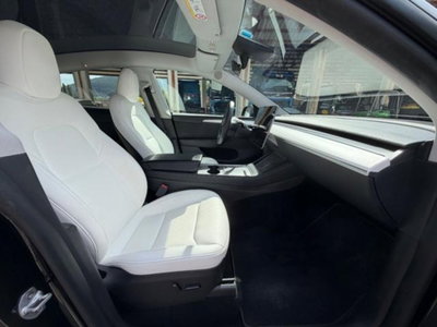 Tesla Model Y Long Range awd (9)