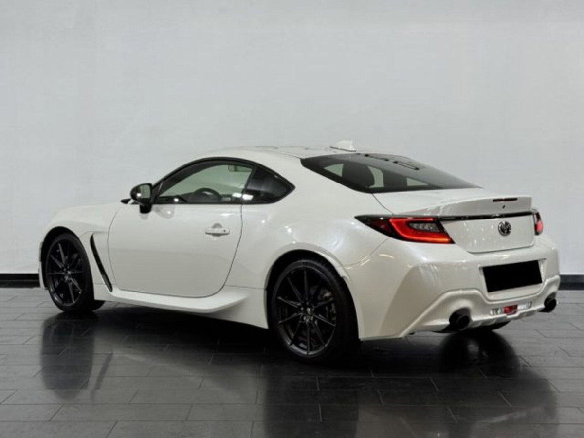 Toyota GR86 2.Premium Sport A/T (10)