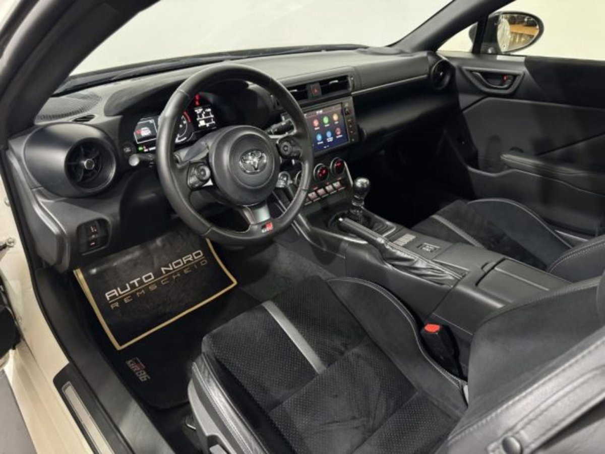 Toyota GR86 2.Premium Sport A/T (14)