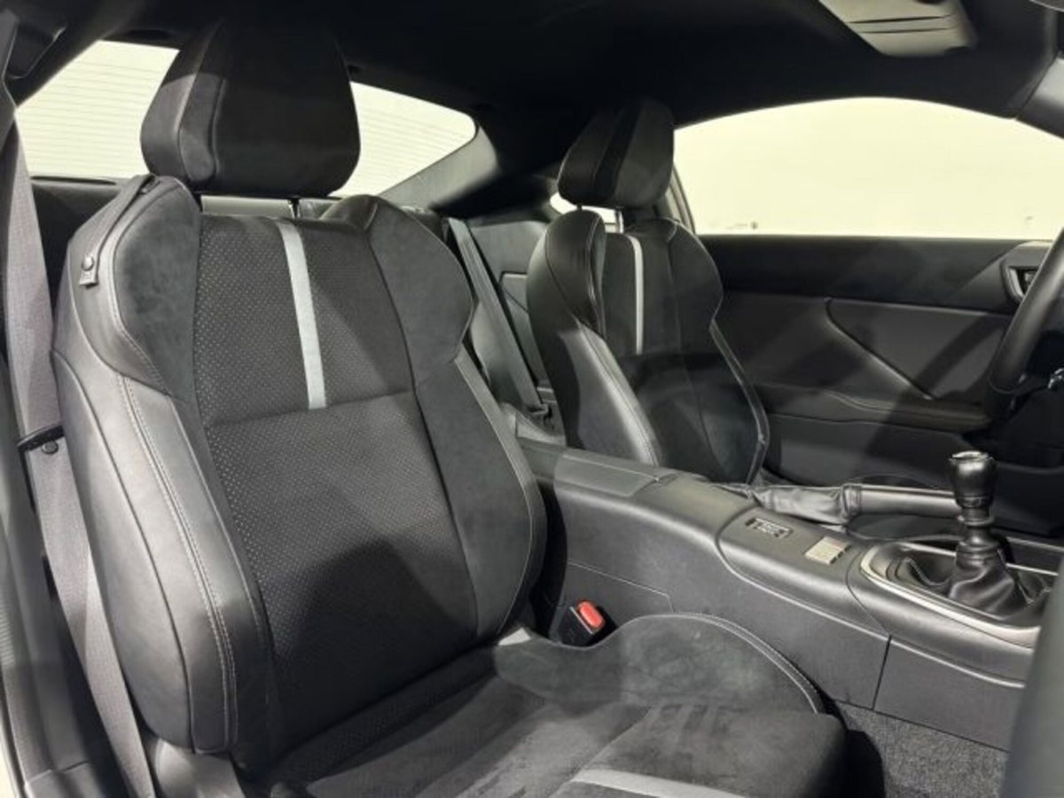 Toyota GR86 2.Premium Sport A/T (15)