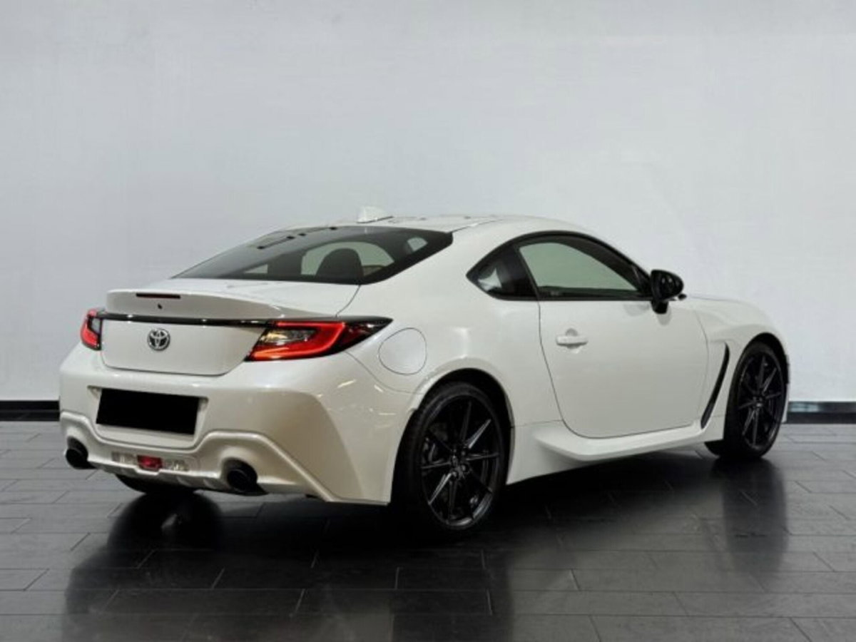 Toyota GR86 2.Premium Sport A/T (7)