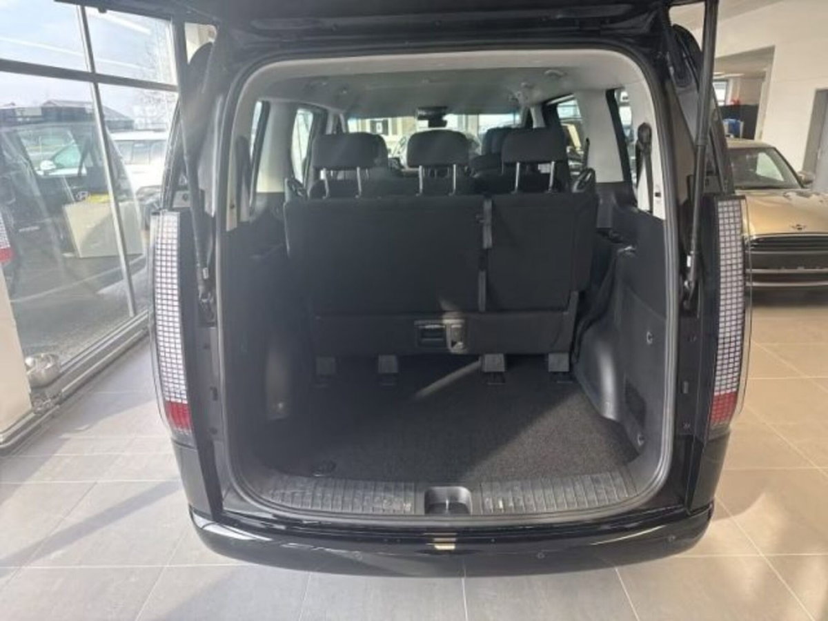 Hyundai Staria 1.6 hev 2wd auto (10)