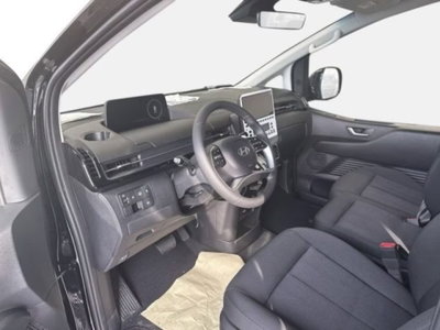 Hyundai Staria 1.6 hev 2wd auto (5)