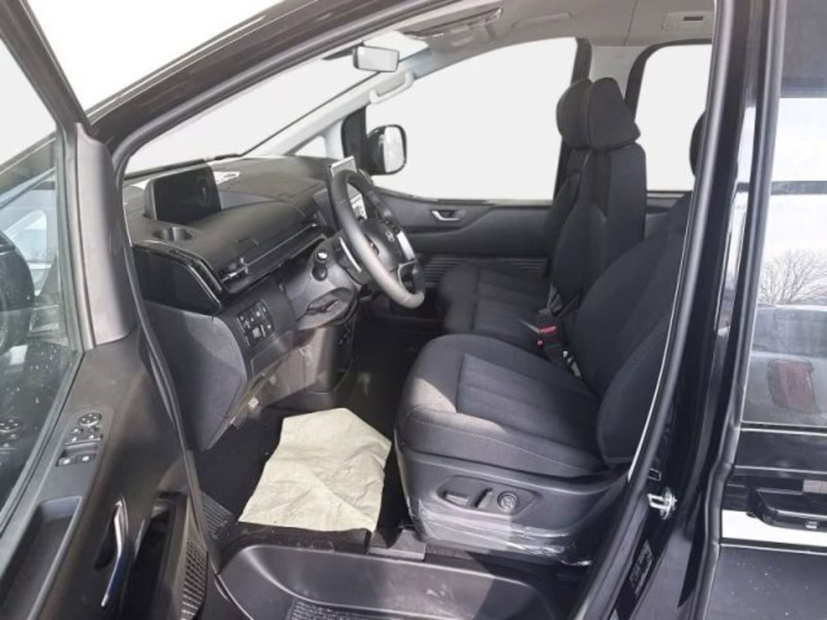 Hyundai Staria 1.6 hev 2wd auto (6)