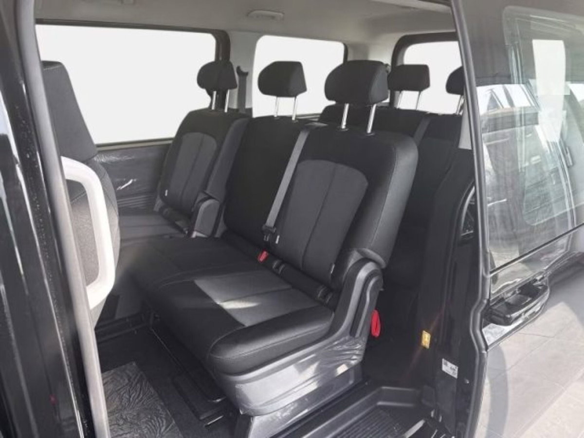 Hyundai Staria 1.6 hev 2wd auto (7)