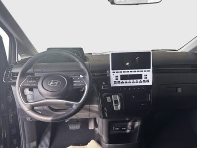 Hyundai Staria 1.6 hev 2wd auto (8)
