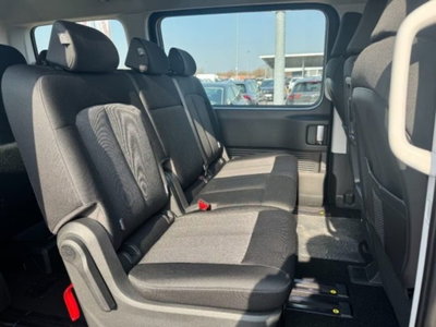 Hyundai Staria 1.6 hev 2wd auto (11)