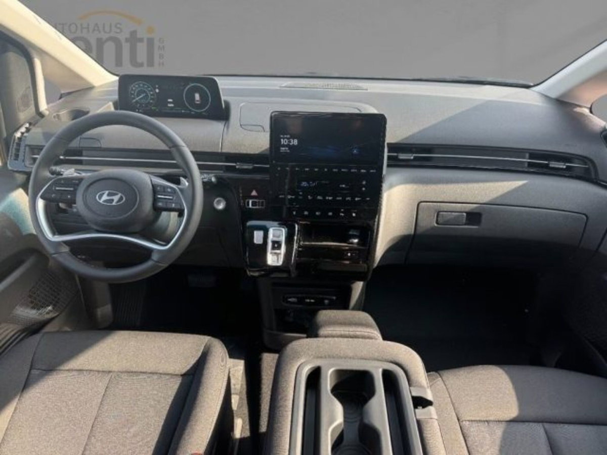 Hyundai Staria 1.6 hev 2wd auto (13)