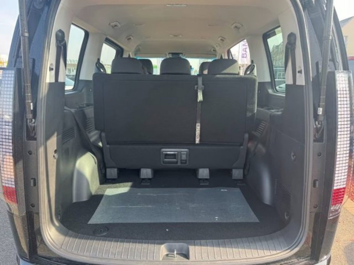 Hyundai Staria 1.6 hev 2wd auto (15)