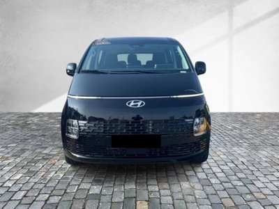 Hyundai Staria 1.6 hev 2wd auto (2)