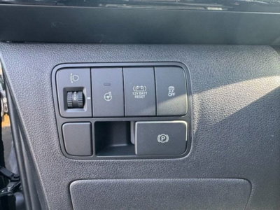 Hyundai Staria 1.6 hev 2wd auto (7)