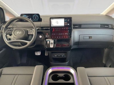 Hyundai Staria 1.6 hev 2wd auto (11)