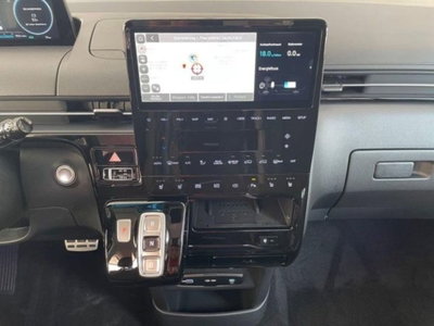 Hyundai Staria 1.6 hev 2wd auto (13)