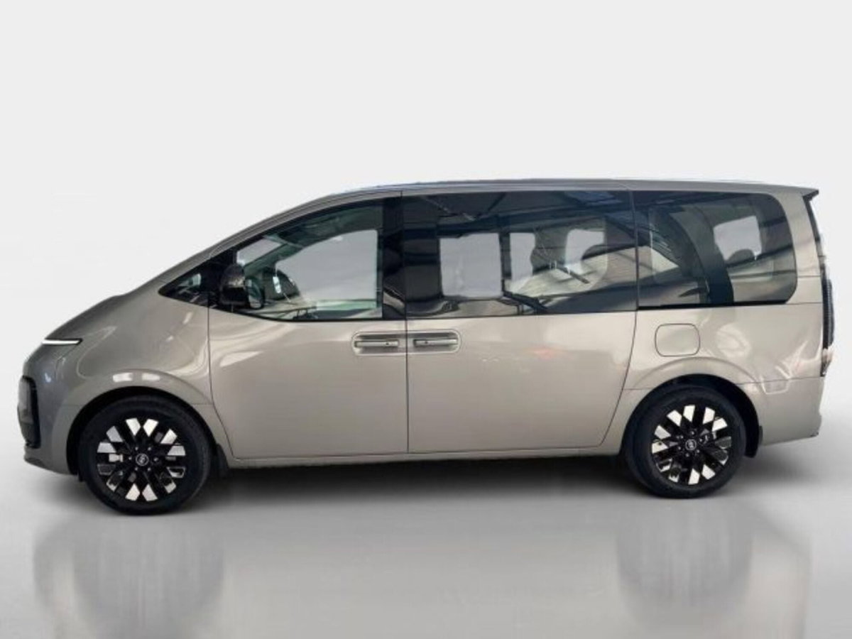 Hyundai Staria 1.6 hev 2wd auto (2)