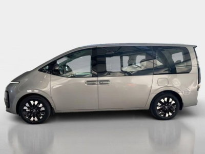 Hyundai Staria 1.6 hev 2wd auto (2)