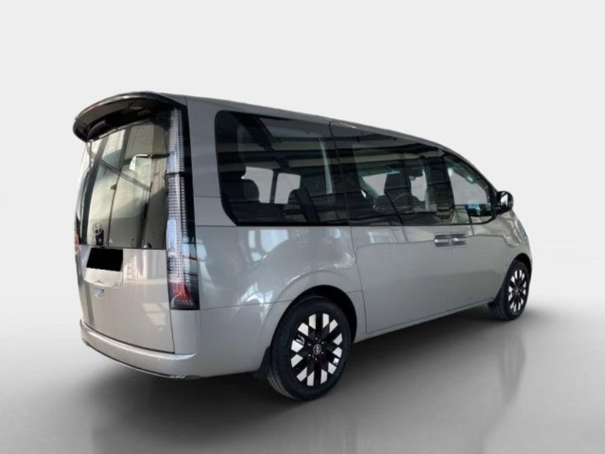 Hyundai Staria 1.6 hev 2wd auto (5)