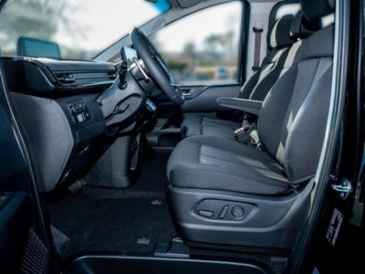 Hyundai Staria 1.6 hev 2wd auto (7)