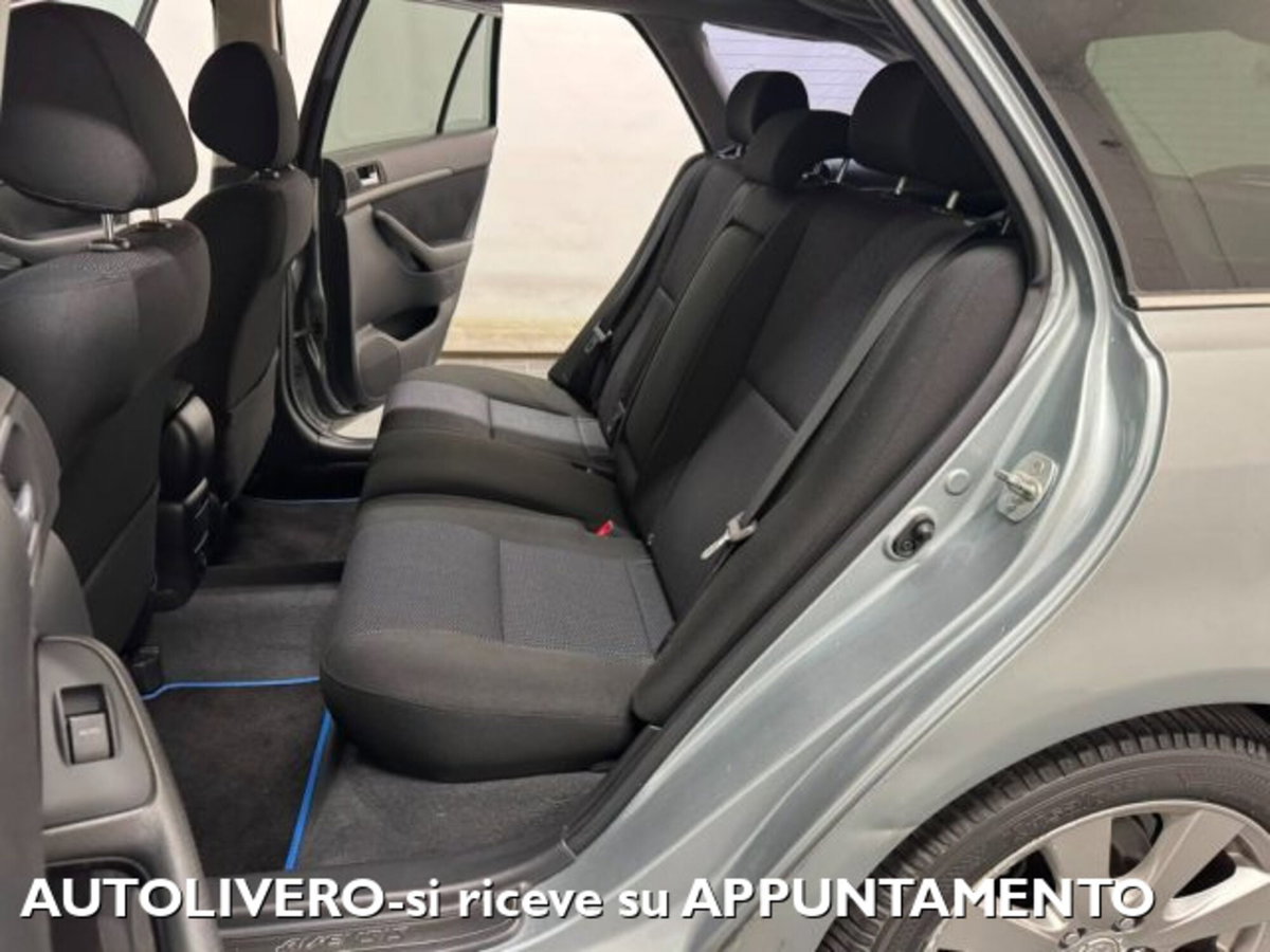 Toyota Avensis Station Wagon 2.2 D-4D 16V Station Wagon (10)