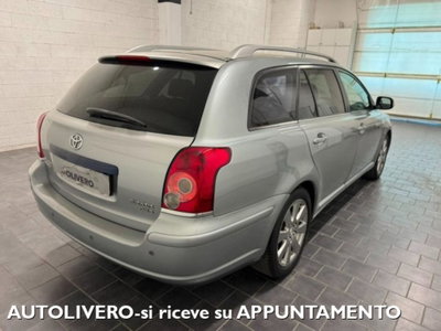 Toyota Avensis Station Wagon 2.2 D-4D 16V Station Wagon (4)