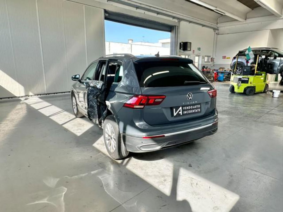 Volkswagen Tiguan 2.0 TDI 150 CV SCR DSG 4MOTION Life (5)