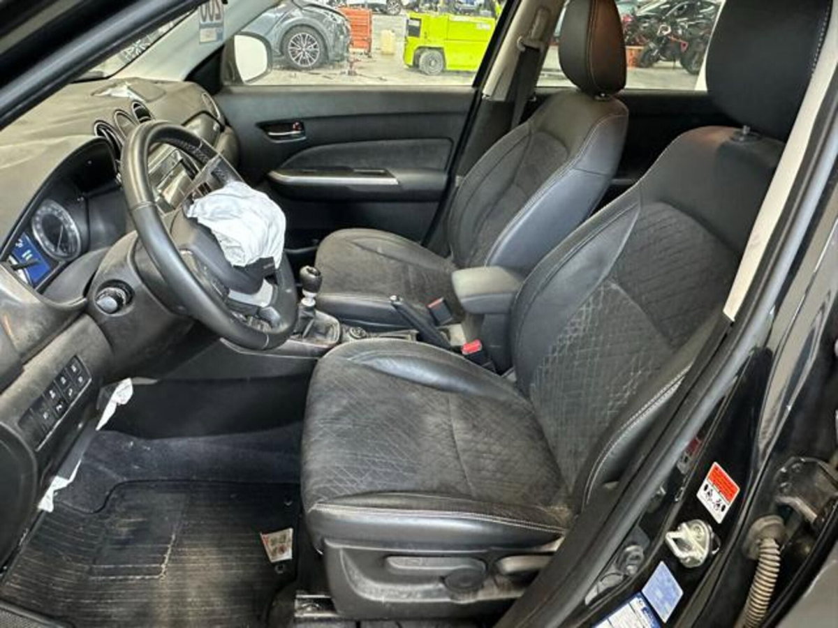 Suzuki Vitara 1.4 Hybrid 4WD AllGrip Easy Top (12)