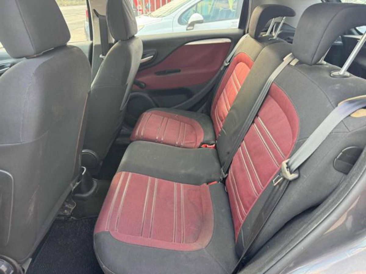 Fiat Punto Evo 1.4 5 porte Active Natural Power (11)