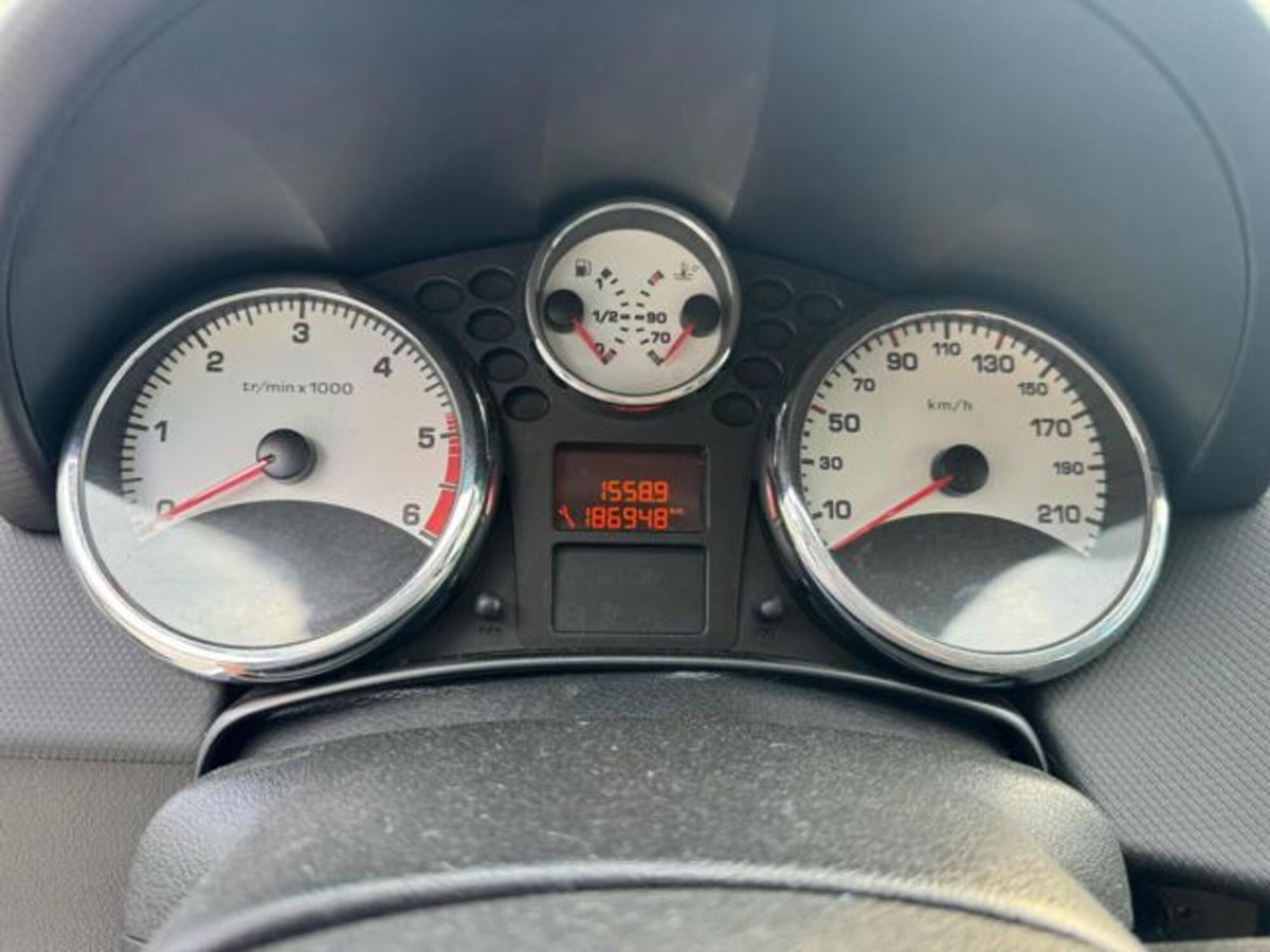 Peugeot 207 HDi 70CV 5p. Active (11)
