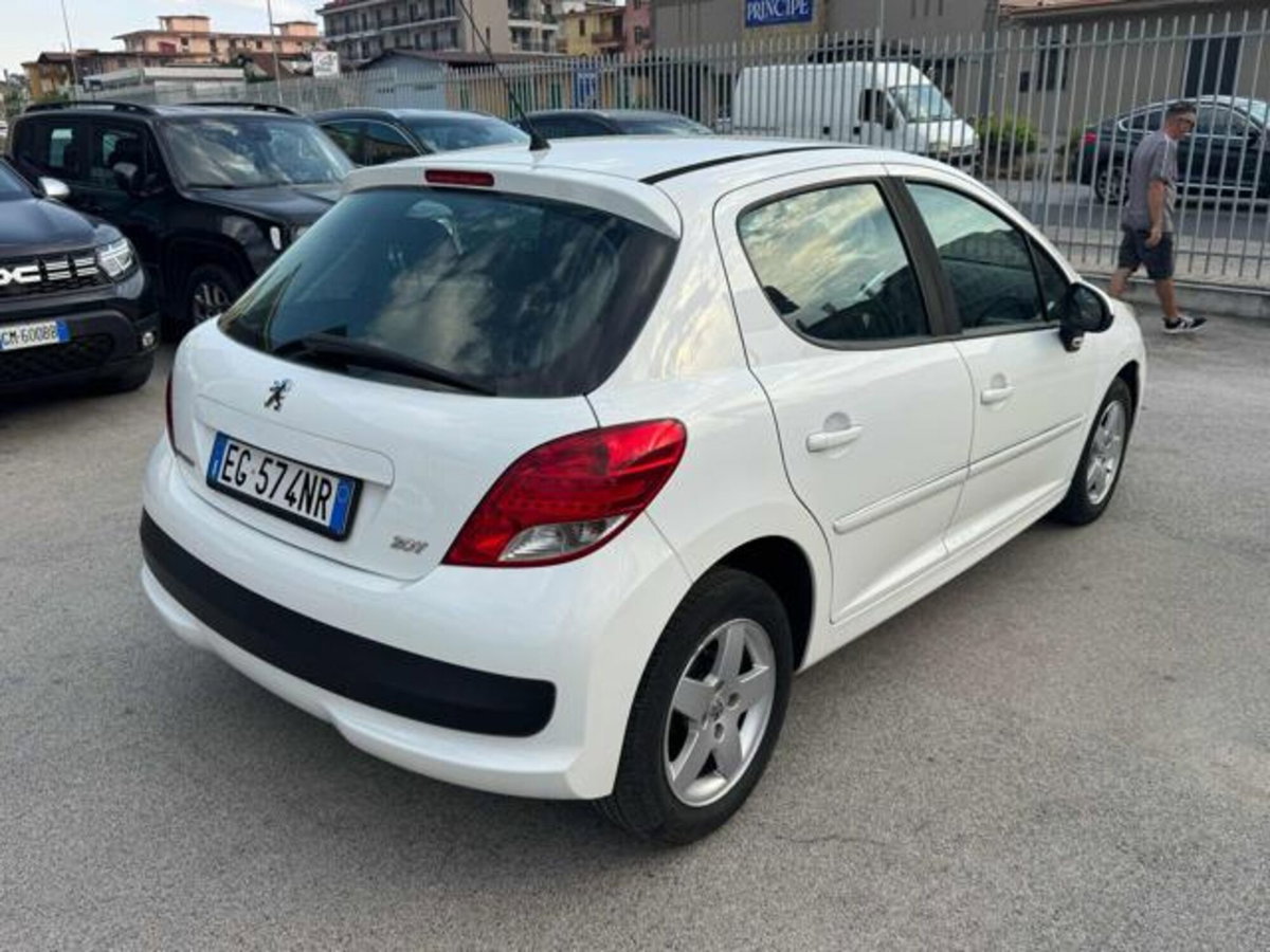 Peugeot 207 HDi 70CV 5p. Active (4)