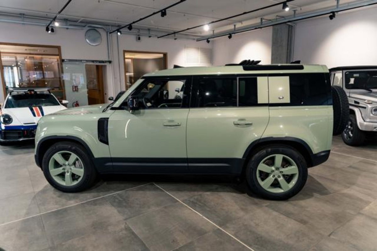 Land Rover Defender 110 3.0D I6 300 CV AWD Auto 75th Limited Edition (3)