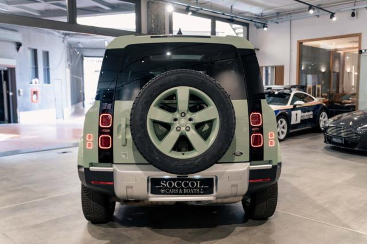 Land Rover Defender 110 3.0D I6 300 CV AWD Auto 75th Limited Edition (5)