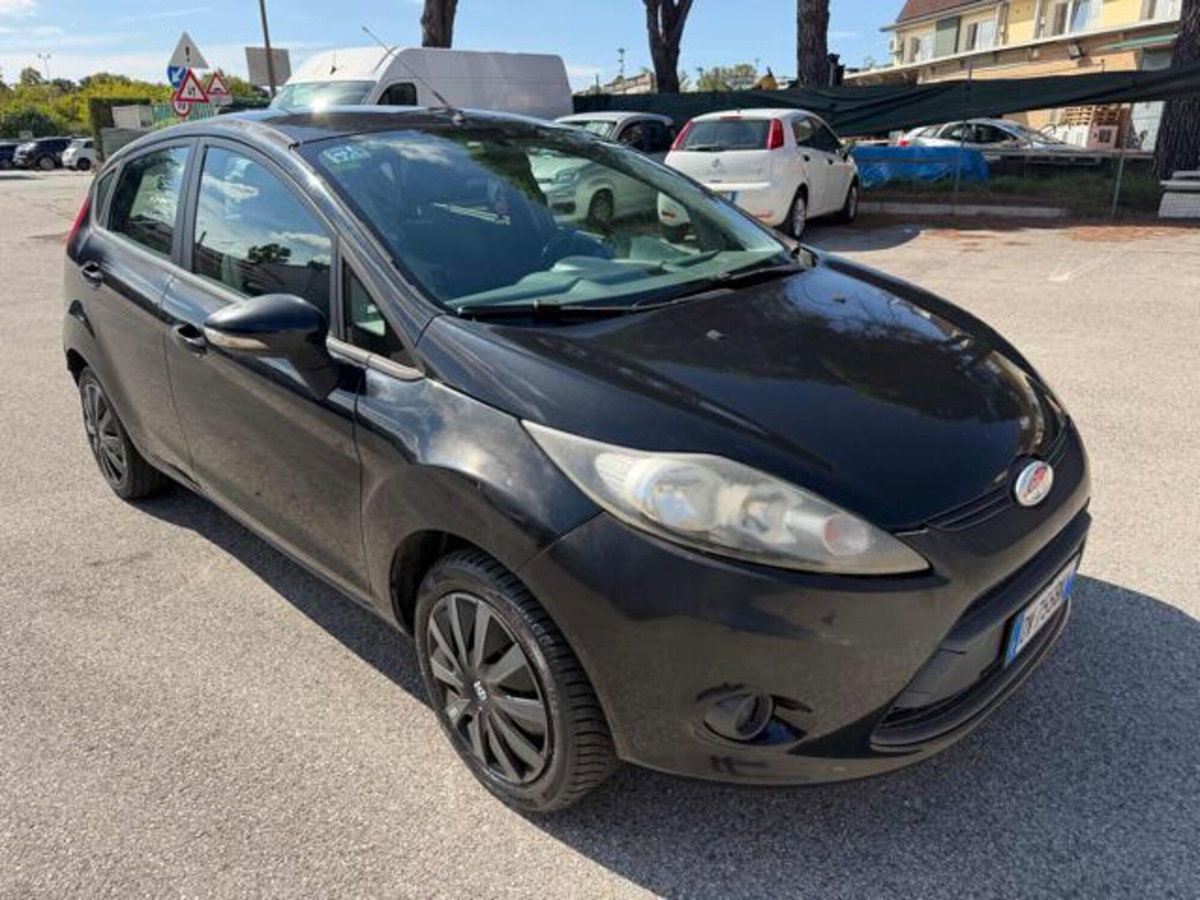 Ford Fiesta 1.4 TDCi 68CV 5 porte Titanium (10)