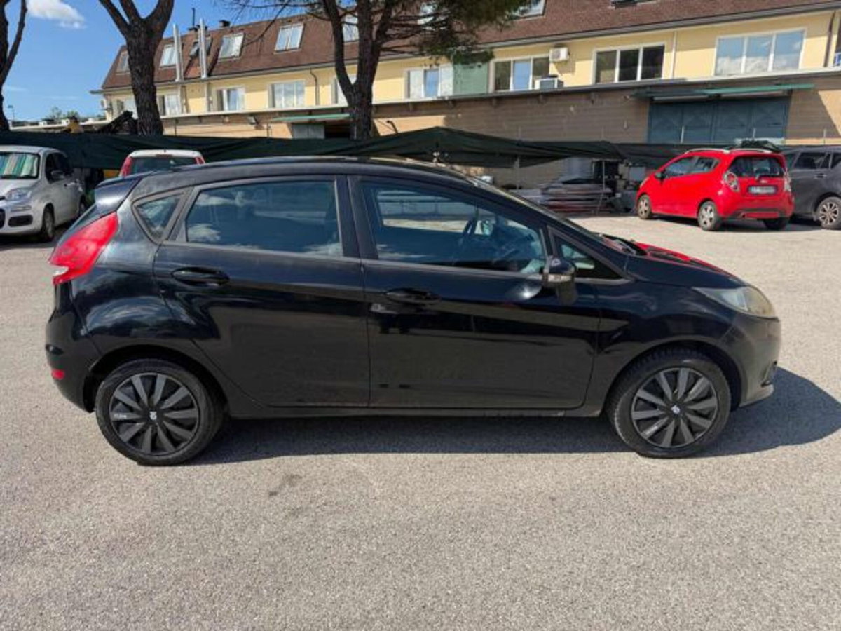 Ford Fiesta 1.4 TDCi 68CV 5 porte Titanium (11)