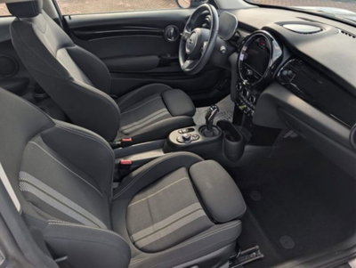 MINI Mini Cooper SE Essential (10)
