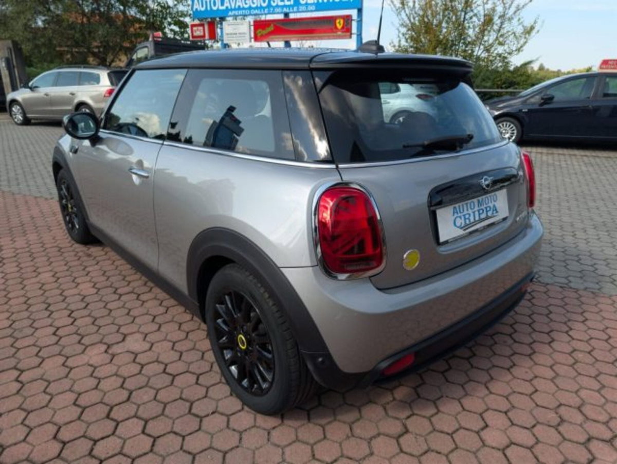 MINI Mini Cooper SE Essential (4)