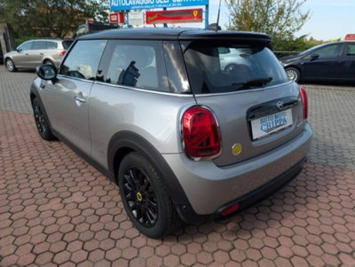 MINI Mini Cooper SE Essential (4)