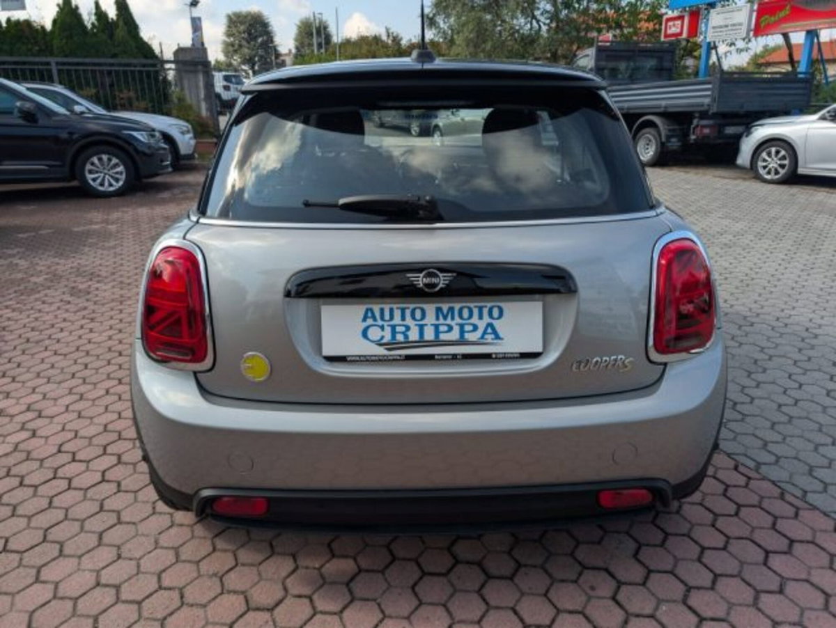 MINI Mini Cooper SE Essential (5)