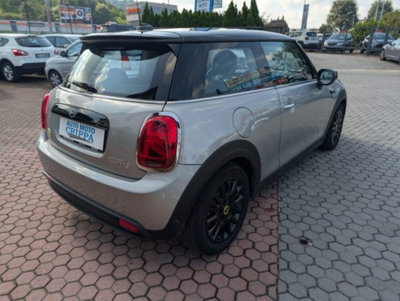 MINI Mini Cooper SE Essential (6)