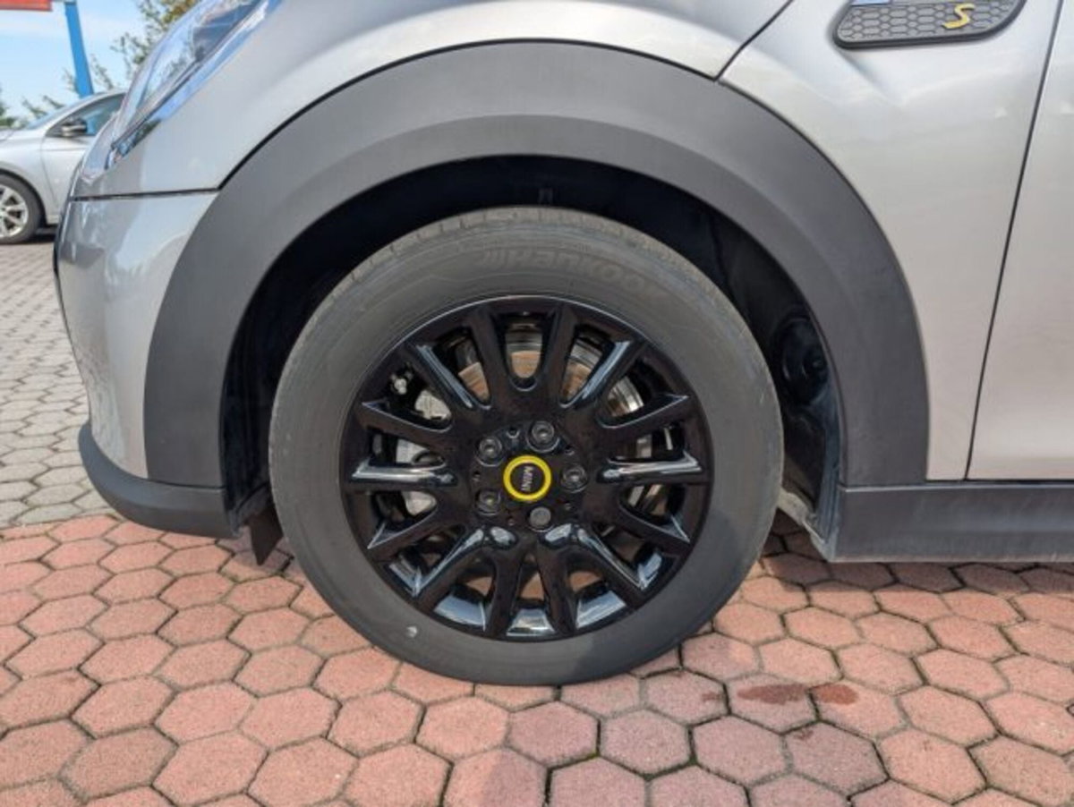MINI Mini Cooper SE Essential (7)
