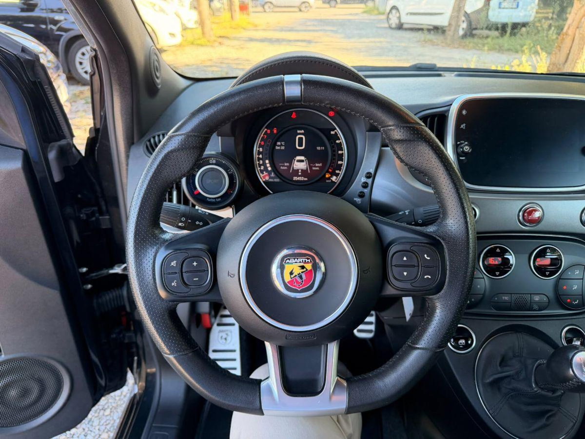 Abarth 595 595 1.4 Turbo T-Jet 160 CV Pista (12)