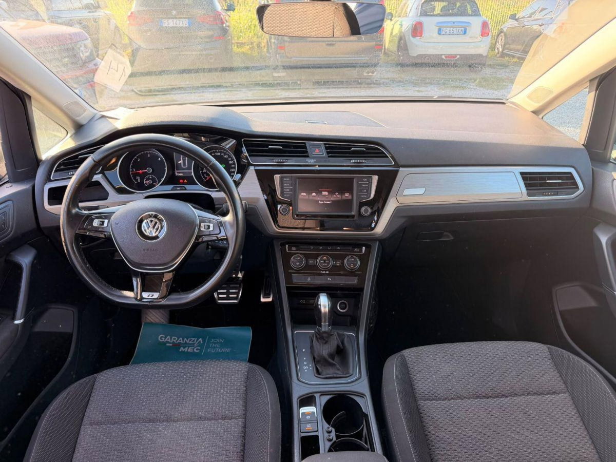 Volkswagen Touran 1.6 TDI DSG Business BlueMotion Technology (16)