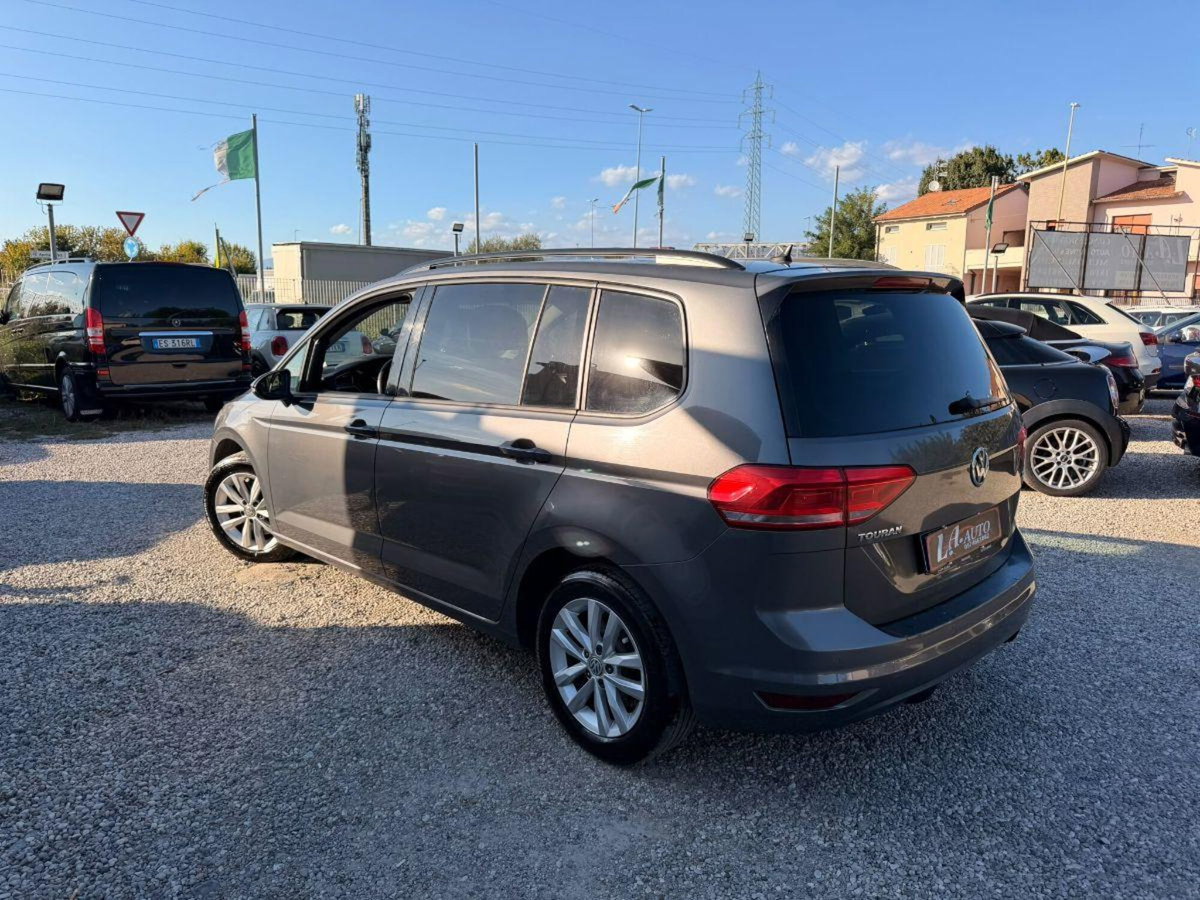 Volkswagen Touran 1.6 TDI DSG Business BlueMotion Technology (3)
