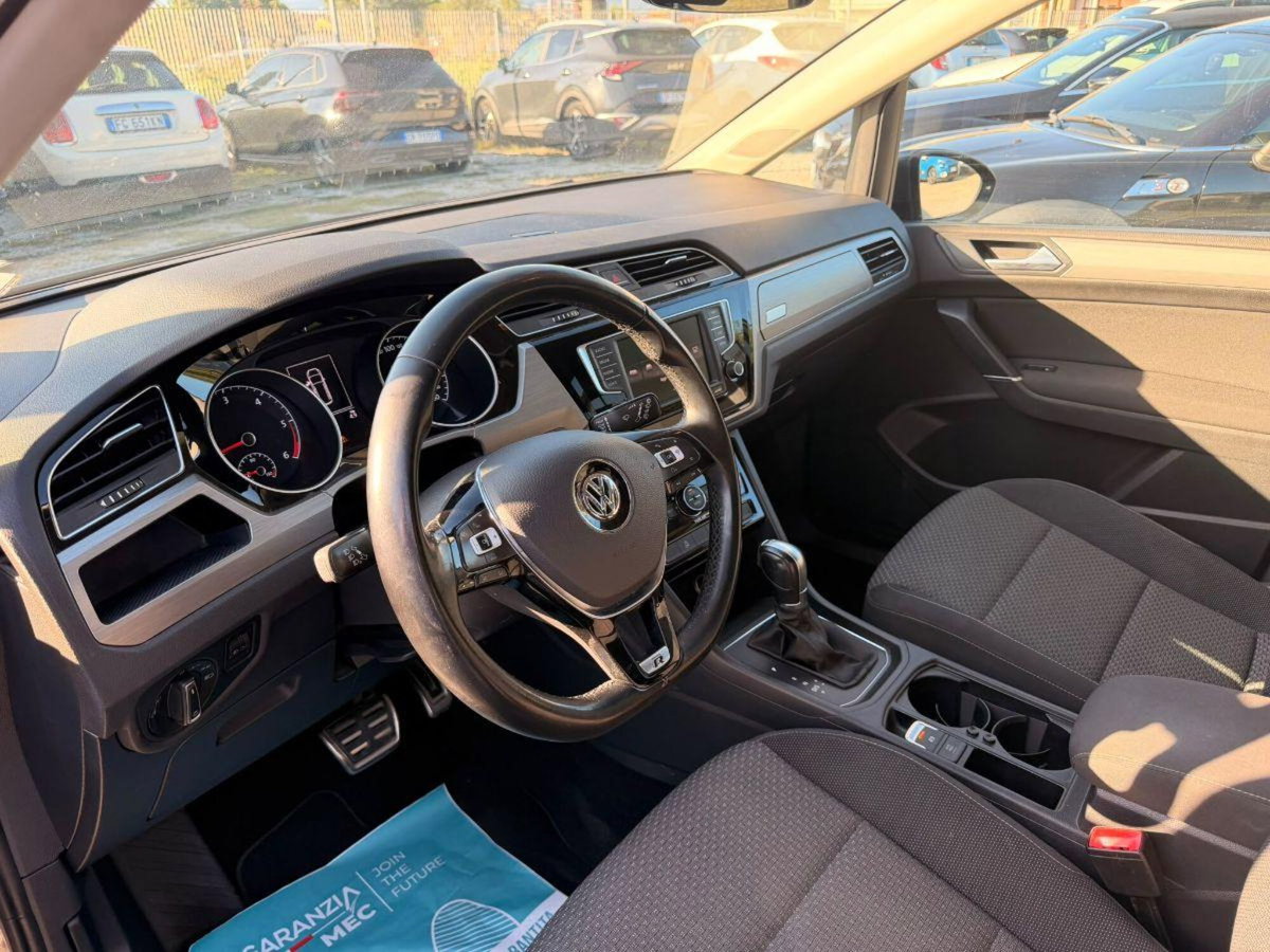 Volkswagen Touran 1.6 TDI DSG Business BlueMotion Technology (9)