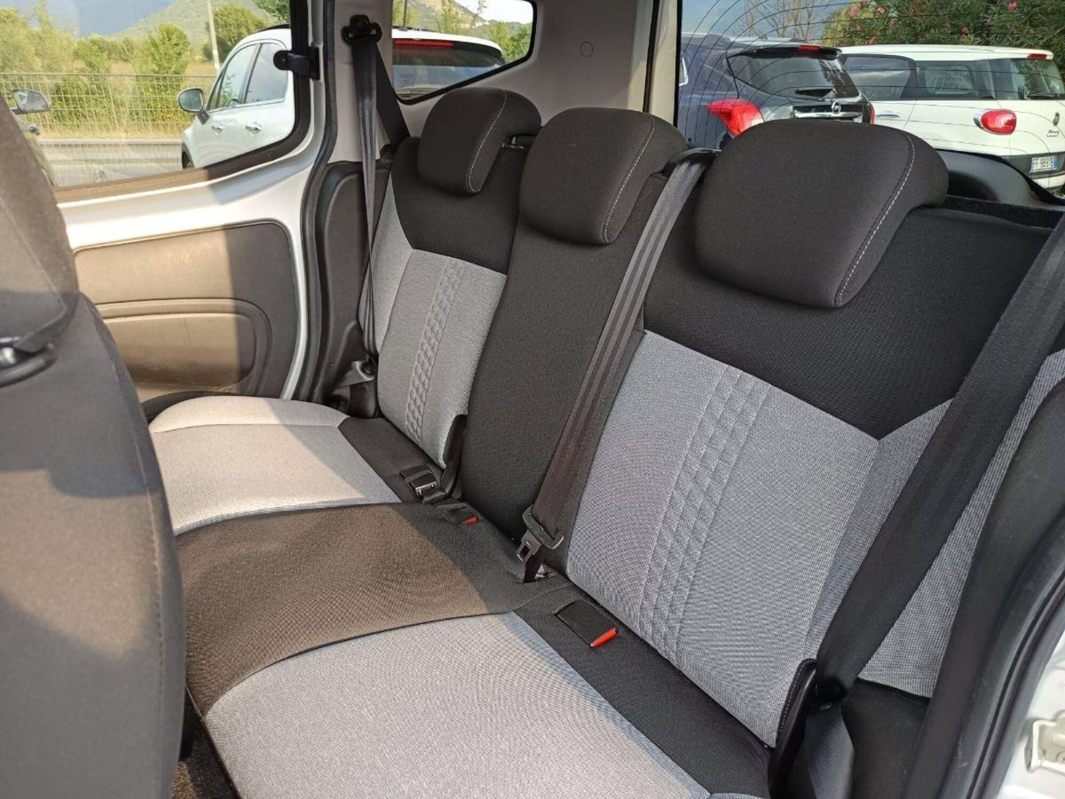 Fiat Qubo 1.3 MJT 80 CV Lounge (13)