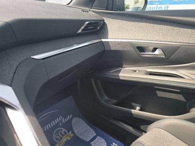 Peugeot 3008 BlueHDi 130 S&S EAT8 Allure Pack (14)