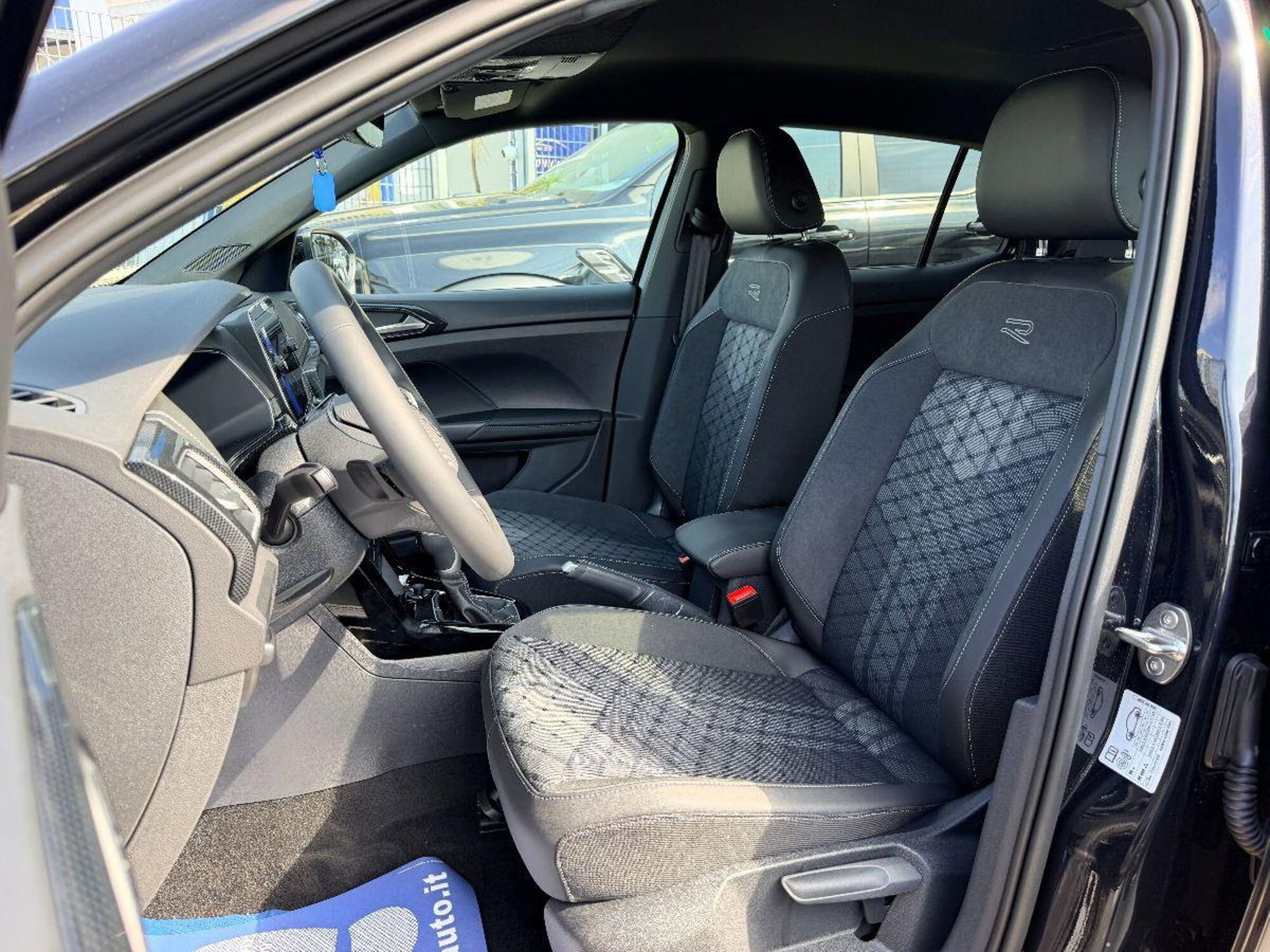 Volkswagen T-Cross 1.0 tsi R-Line 115cv (14)