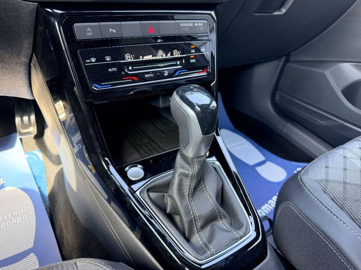 Volkswagen T-Cross 1.0 tsi R-Line 115cv (18)