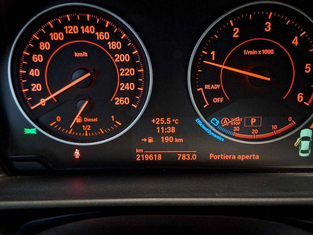 BMW Serie 2 Coupé 220d  Sport (10)
